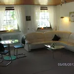 Am Hindenburgplatz 3*