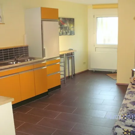 Am Hindenburgplatz 3*