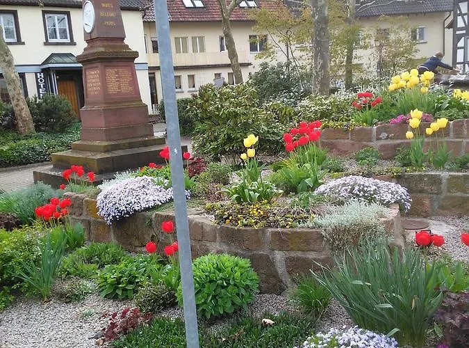 Am Hindenburgplatz 3*